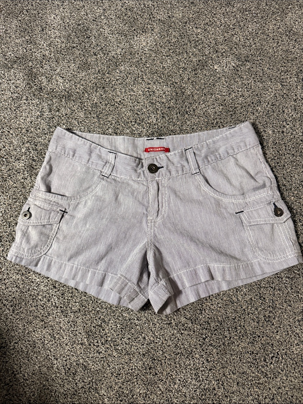 UNIONBAY Light White & Navy Women's Cargo Shorties